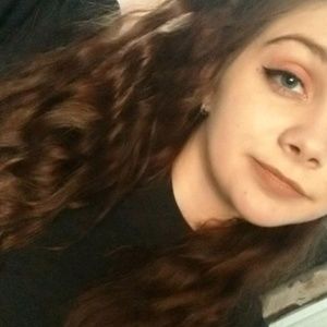 Meet your Posher, Jewelya